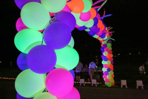 Glow Run Balloon Arch